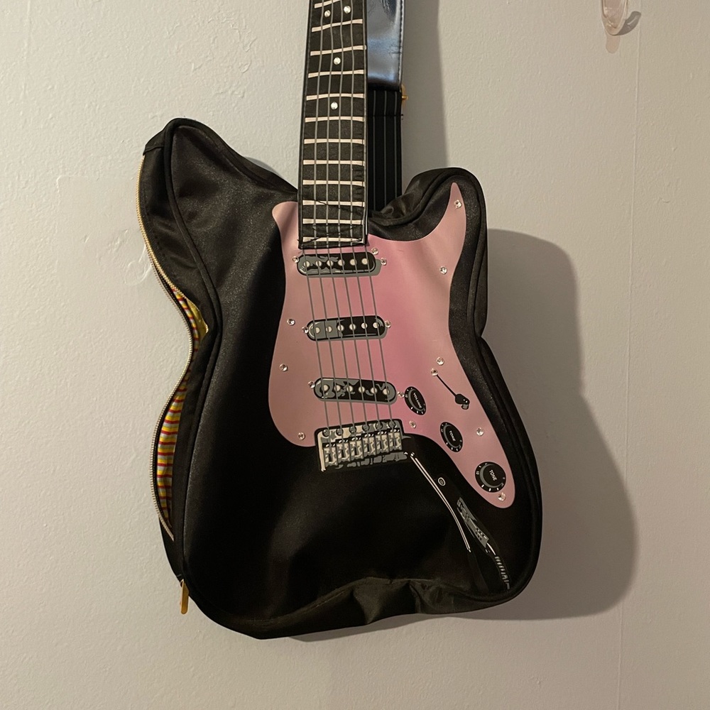 Steve Madden parcel vintage guitar bag